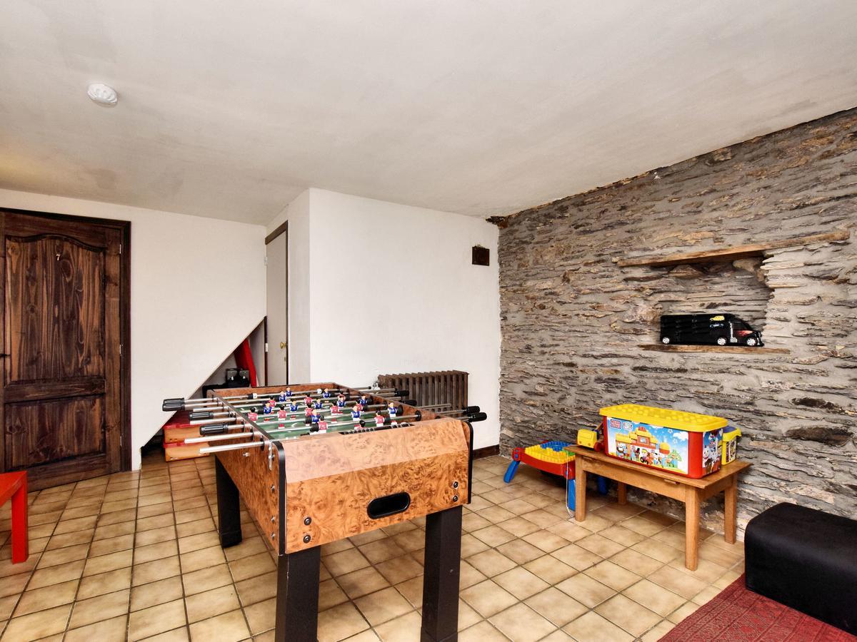 Spacious Holiday Home In Lierneux With Garden Exteriör bild
